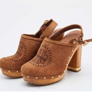 Tory Burch Clogs
Reasonable offers always welcome